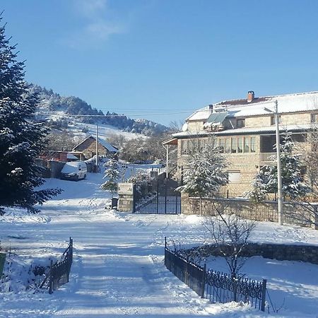 Pashuta Hotell Voskopojë Exteriör bild