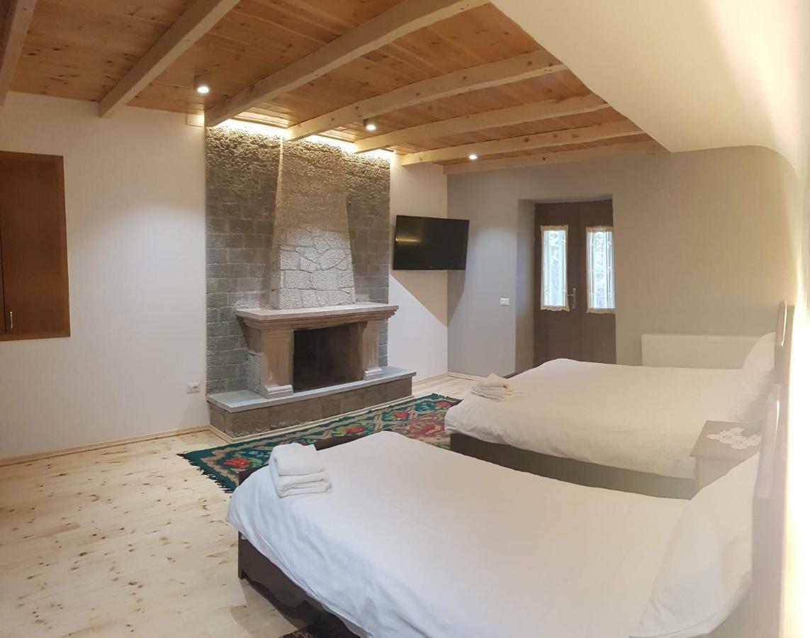 Pashuta Hotell Voskopojë Exteriör bild