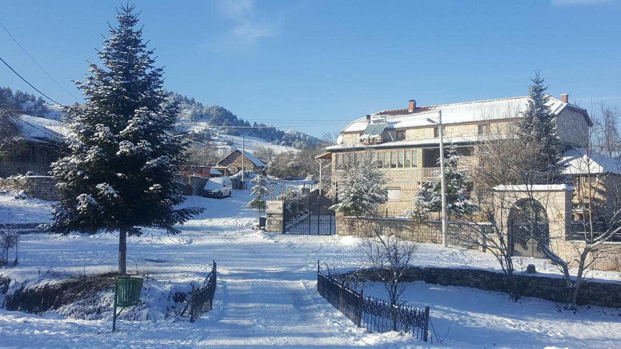 Pashuta Hotell Voskopojë Exteriör bild
